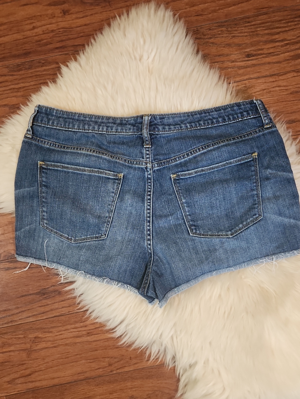Universal Thread High Rise Button Fly Shorts - Picture 3 of 4